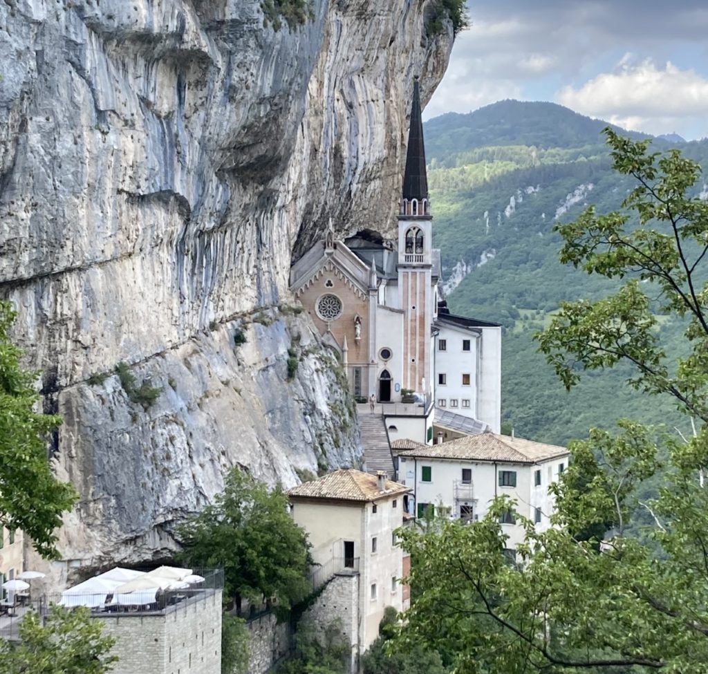 Kyrkan Madonna della Corona